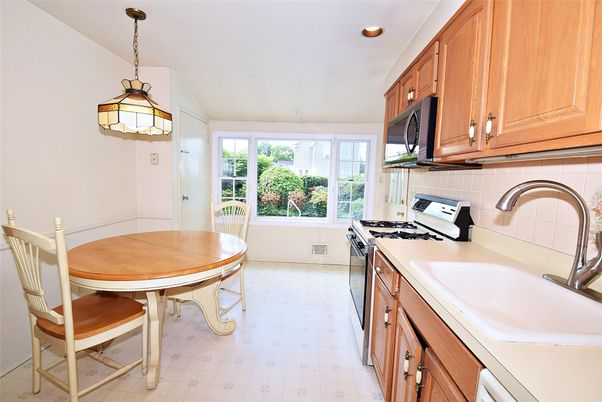 Dining room, Interior, Kitchen, Pendant Lights, Recessed Lighting