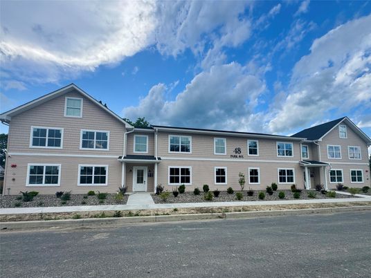 Exterior, Facade, Farmhouse