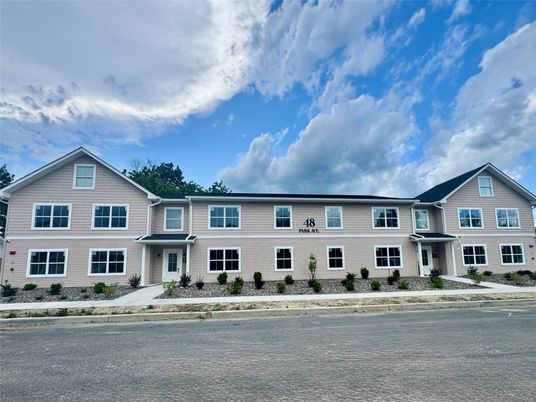 Exterior, Facade, Farmhouse