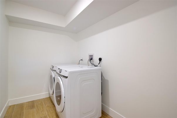 Interior, Washer, Wood Texture Flooring