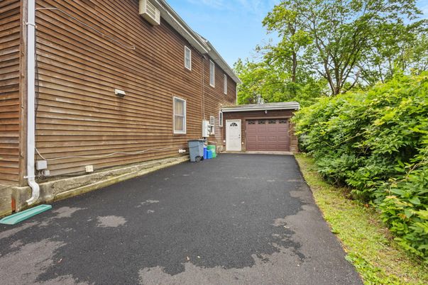 Detached Garage, Exterior