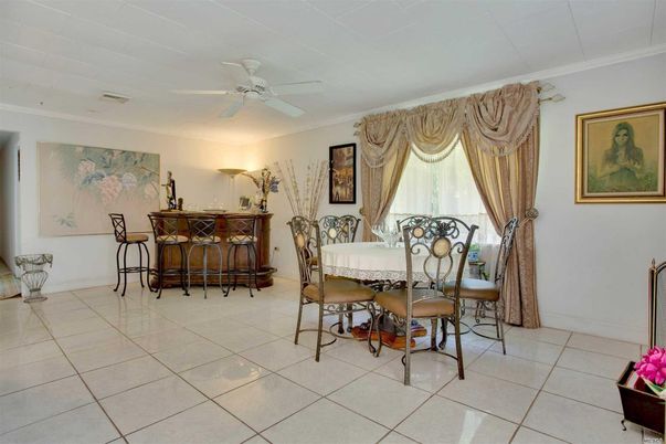 Dining room, Interior