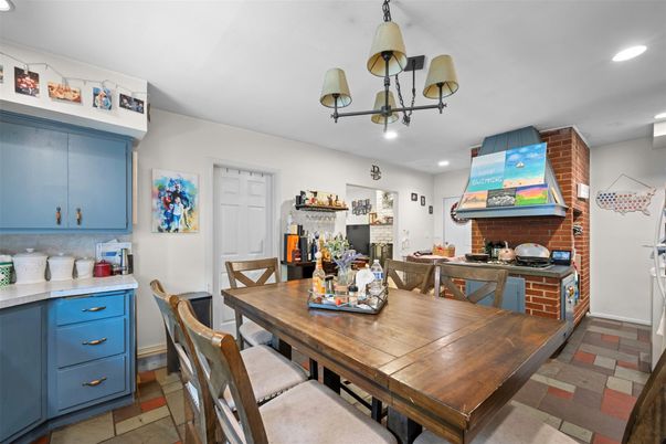 Dining room, Interior, Recessed Lighting