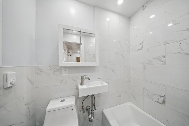 Bathroom, Interior, Marble Walls, Recessed Lighting