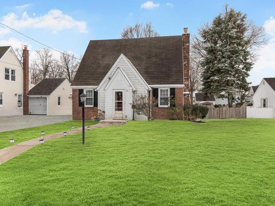 Backyard, Detached Garage, Exterior, Facade, Brick Facade, Cape Cod