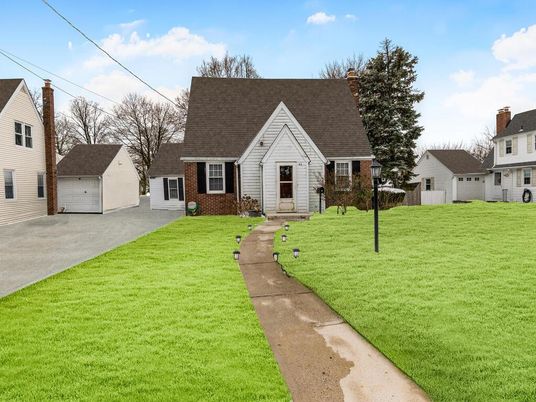 Backyard, Detached Garage, Exterior, Facade, Brick Facade, Cape Cod