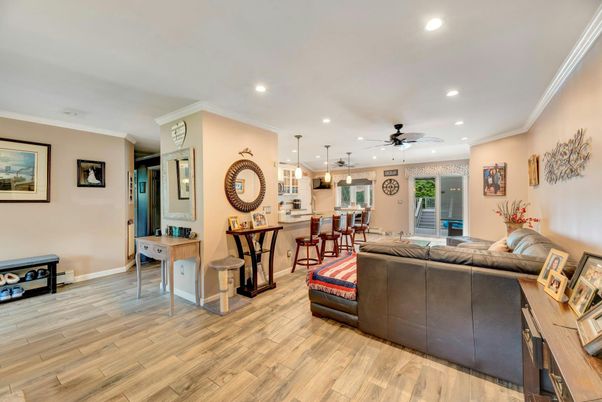Interior, Living room, Pendant Lights, Recessed Lighting, Wood Texture Flooring