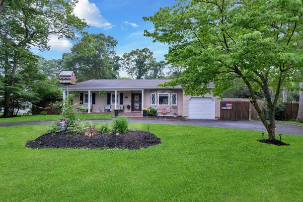 Backyard, Exterior, Facade, Ranch