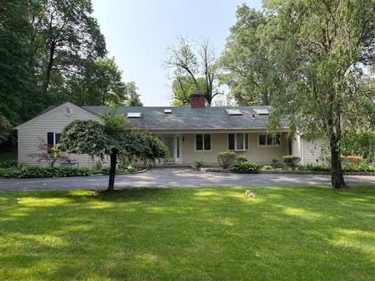 Backyard, Exterior, Facade, Ranch