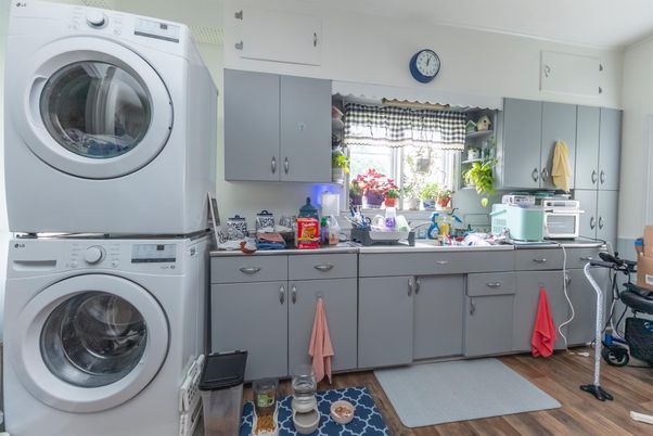 Interior, Utility Closets, Washer, Wood Texture Flooring
