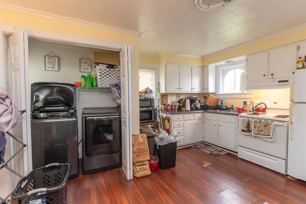 Interior, Kitchen, Washer, Wood Texture Flooring