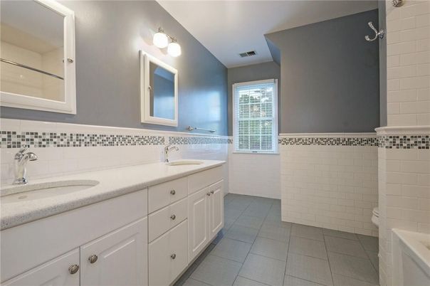 Bathroom, Dual Sink Vanities, Interior