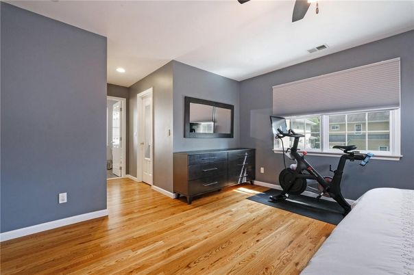 Fitness Equipment, Interior, Recessed Lighting, Wood Texture Flooring