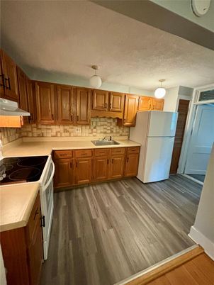 Interior, Kitchen, Pendant Lights, Wood Texture Flooring
