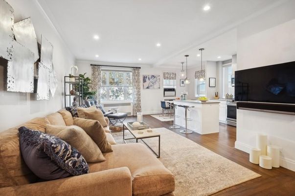 Interior, Kitchen, Living room, Pendant Lights, Recessed Lighting, Wood Texture Flooring
