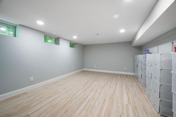 Empty room, Interior, Recessed Lighting, Wood Texture Flooring