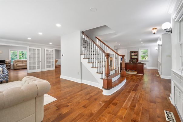 Interior, Recessed Lighting, Wood Texture Flooring