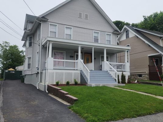 Exterior, Facade, Queen Anne Victorian