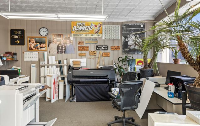 Home Office, Interior
