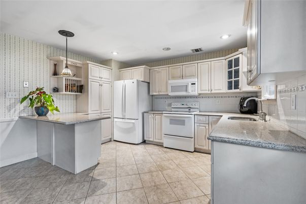 Interior, Kitchen, Pendant Lights, Recessed Lighting