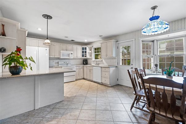 Dining room, Interior, Kitchen, Pendant Lights, Recessed Lighting