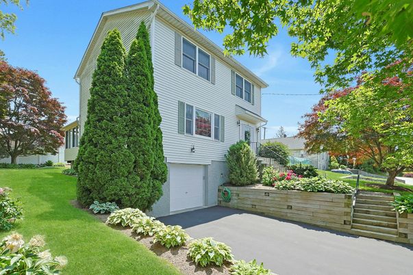 Attached, Exterior, Facade, Raised Ranch