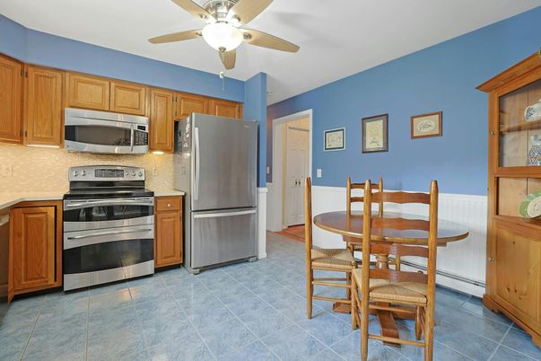 Dining room, Interior, Kitchen, Stainless Steel Appliances