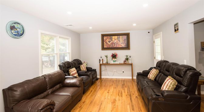 Interior, Living room, Recessed Lighting, Wood Texture Flooring