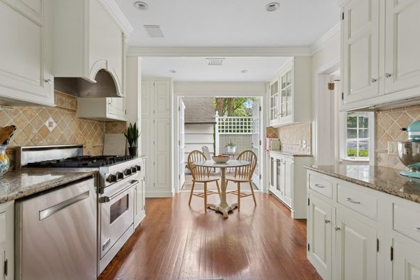 Dining room, Interior, Kitchen, Recessed Lighting, Stainless Steel Appliances, Wood Texture Flooring