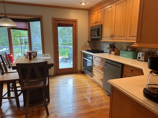 Dining room, Interior, Kitchen, Pendant Lights, Recessed Lighting, Wood Texture Flooring