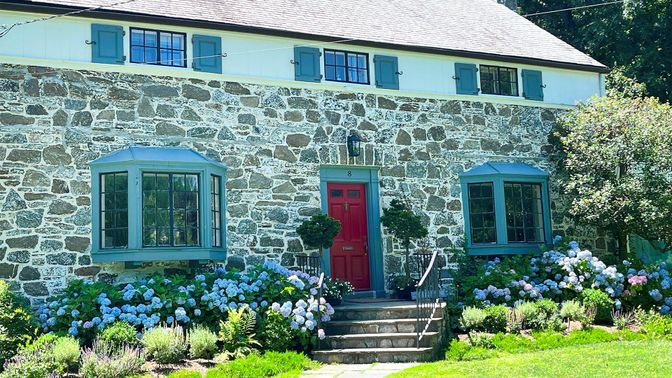 Exterior, Facade, Georgian
