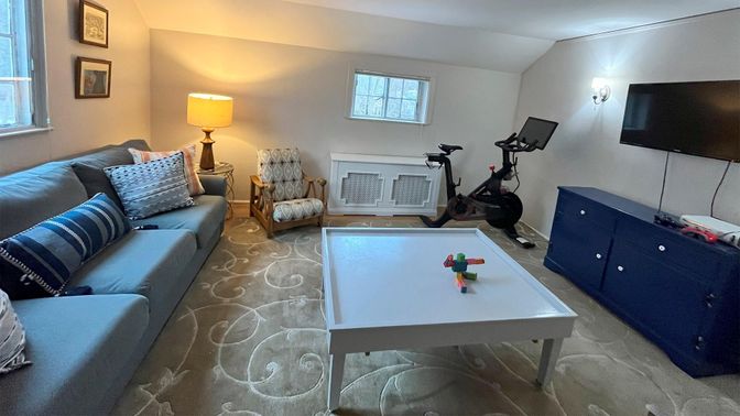 Fitness Equipment, Game Room, Interior, Living room