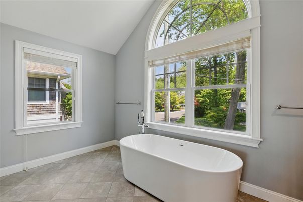 Bathroom, Free Standing Baths, Interior