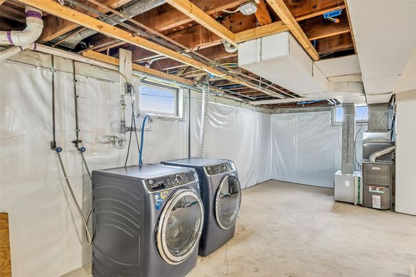 Interior, Washer, Wooden Beams