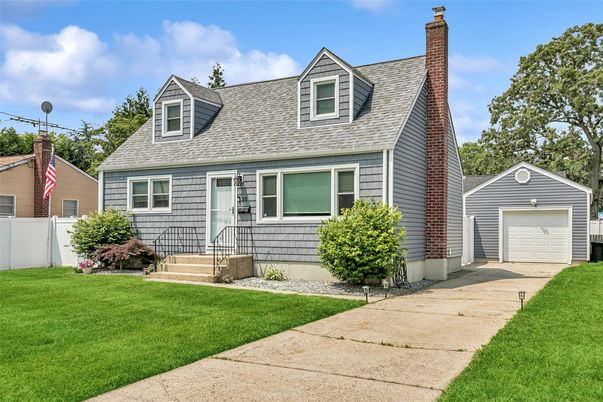 Detached Garage, Exterior, Facade, Cape Cod