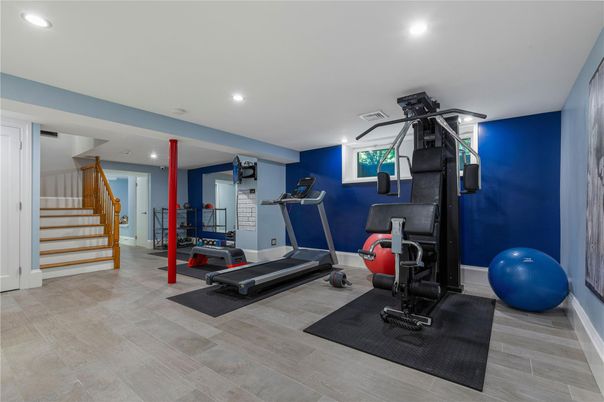 Fitness Equipment, Interior, Recessed Lighting, Wood Texture Flooring