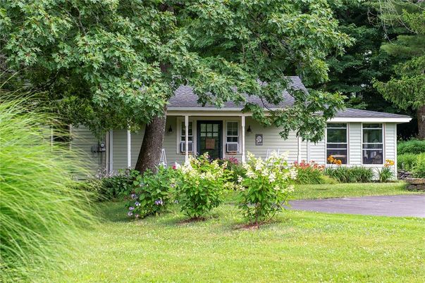 Exterior, Facade, Cape Cod