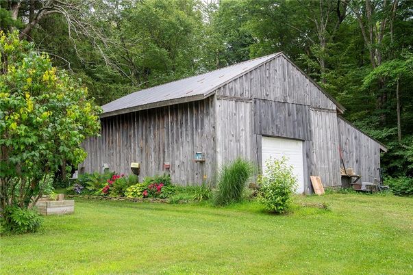 Detached Garage, Exterior
