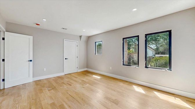 Empty room, Interior, Recessed Lighting, Wood Texture Flooring