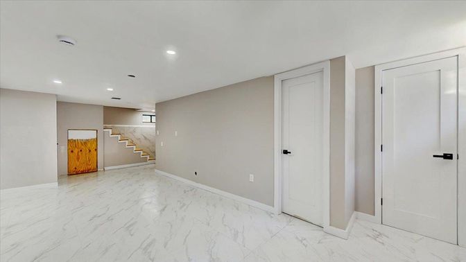 Empty room, Interior, Marble, Recessed Lighting