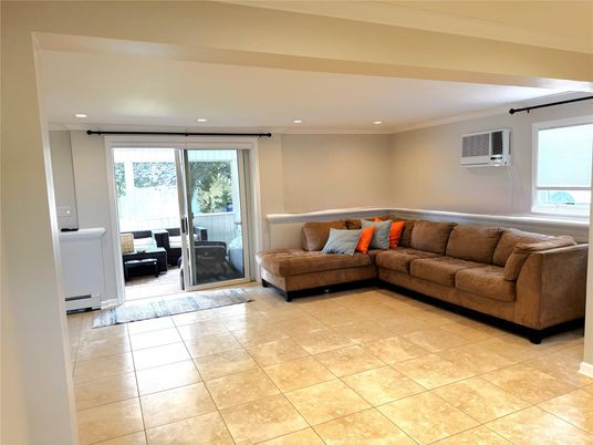Fitness Equipment, Interior, Living room, Recessed Lighting