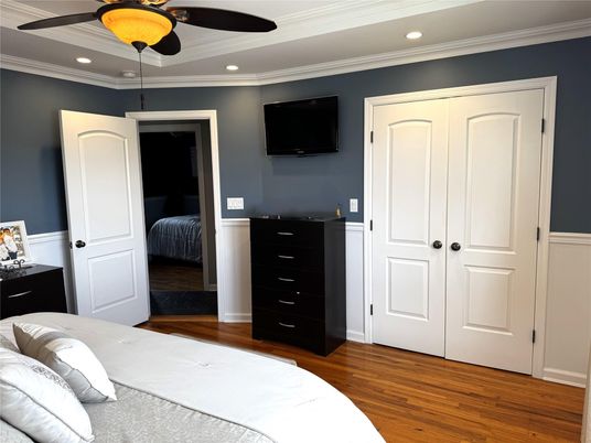 Bedroom, Interior, Recessed Lighting, Wood Texture Flooring