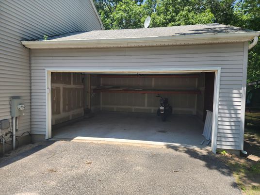 Detached Garage, Exterior