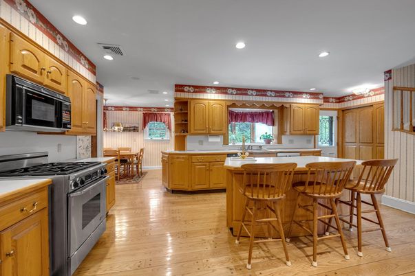 Dining room, Interior, Kitchen, Recessed Lighting, Wood Texture Flooring