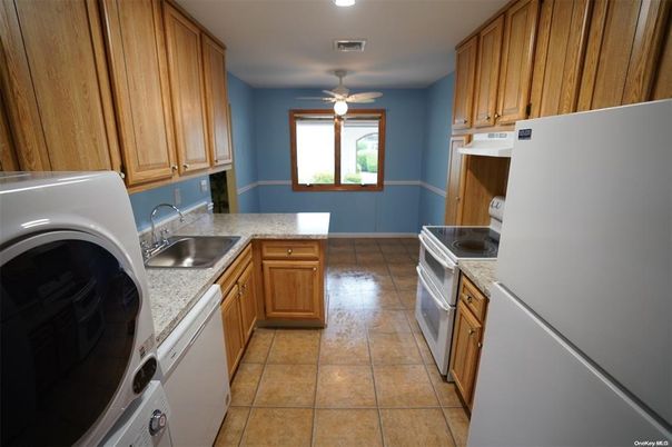Interior, Kitchen, Recessed Lighting, Washer