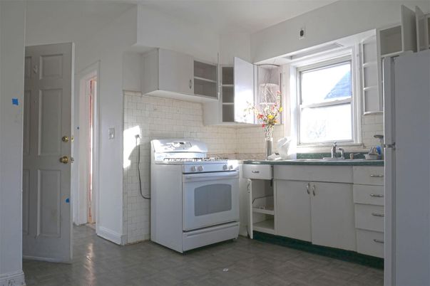 Interior, Kitchen, Washer, Wood Texture Flooring