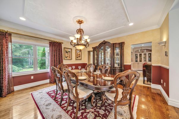 Chandelier, Dining room, Interior, Recessed Lighting, Wood Texture Flooring