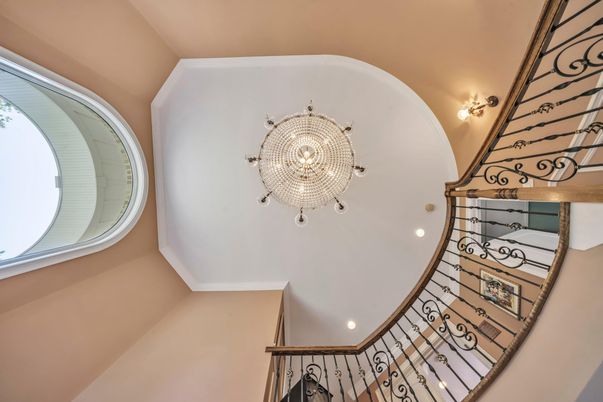 Chandelier, Interior