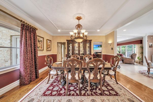 Chandelier, Dining room, Interior, Recessed Lighting, Wood Texture Flooring
