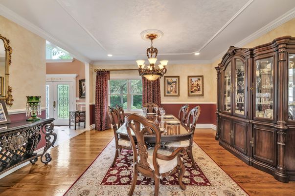 Chandelier, Dining room, Interior, Recessed Lighting, Wood Texture Flooring